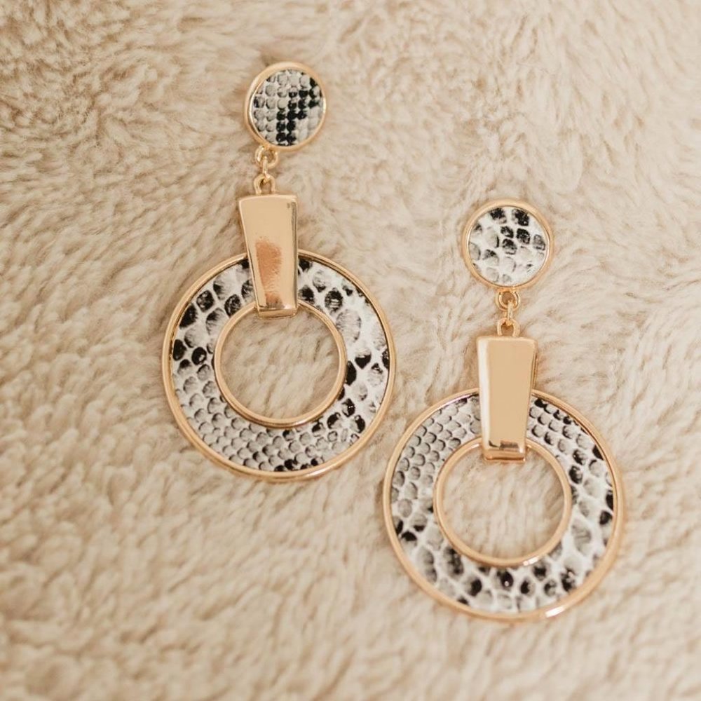 END GAME‎ EARRINGS
